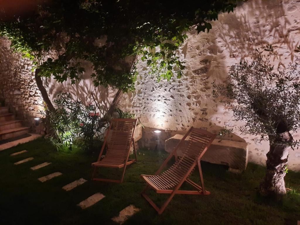 Drome Provencale Maison Familiale Calme Dans Village Valréas エクステリア 写真