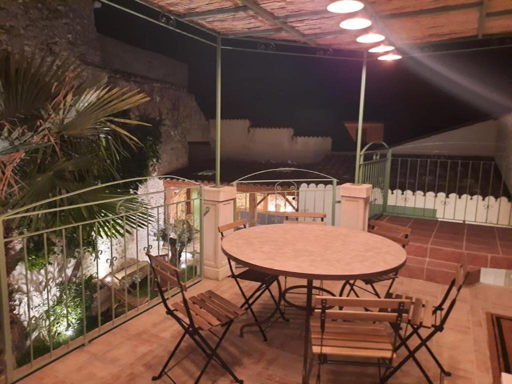 Drome Provencale Maison Familiale Calme Dans Village Valréas エクステリア 写真